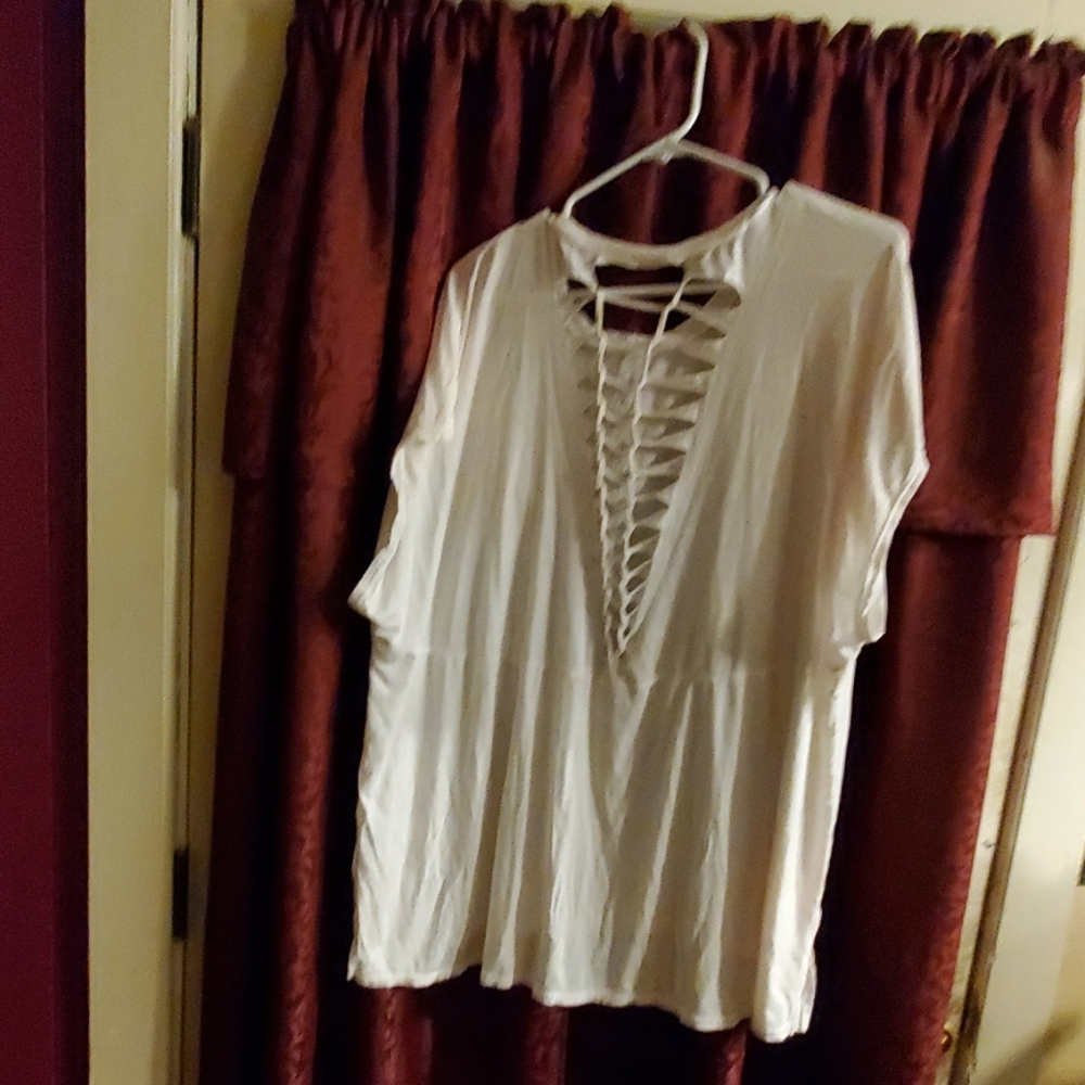 Fish tail shirt opening in the back.